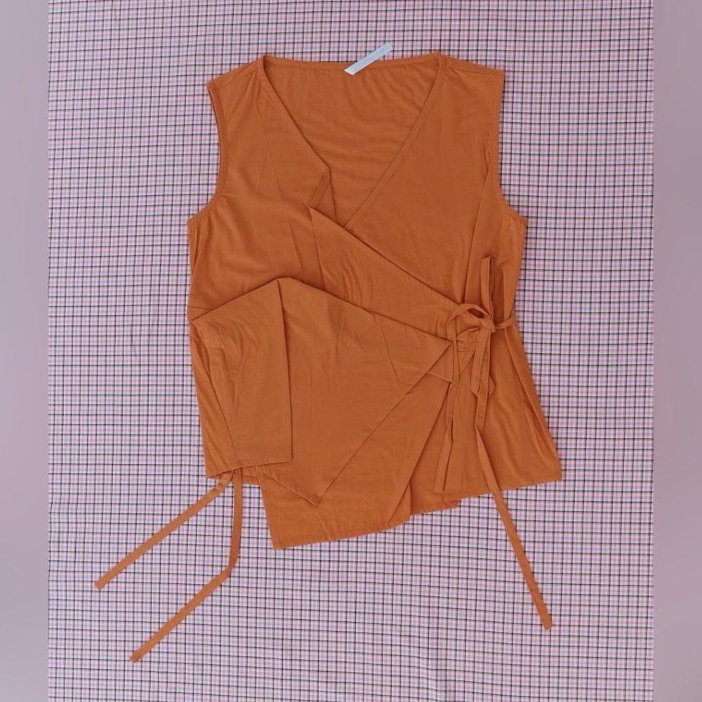 Brooke Callahan Wrap Top - Picture 2 of 7